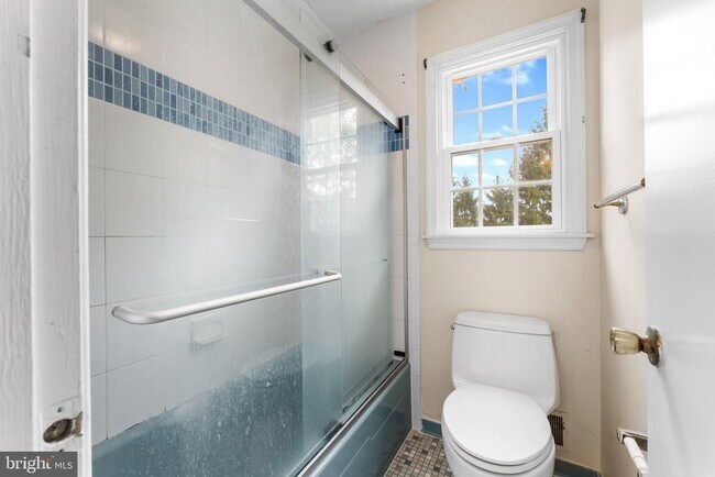 Building Photo - 9 Snug Hill Ct