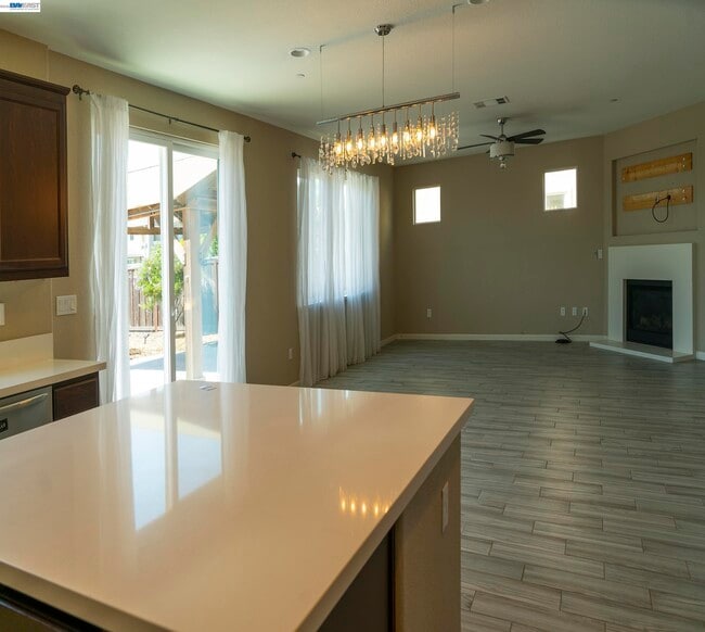 Building Photo - 607 Guild Rd