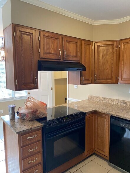 Building Photo - 4 Holdsworth Ct