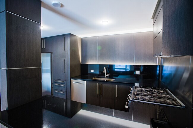 Building Photo - 2400 Archbury Ln