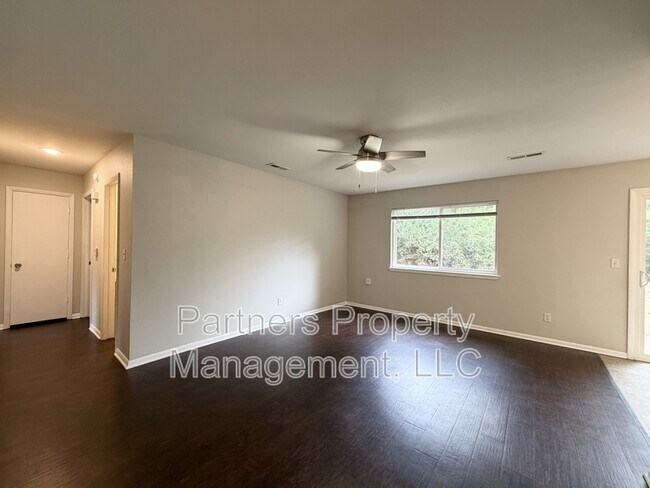 Building Photo - 408 W Nightingale Cir