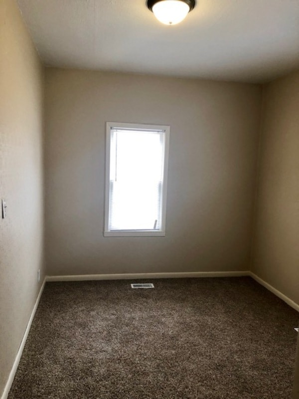 Building Photo - 518 W 13th Ave