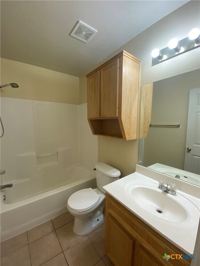Building Photo - 5107 Daybreak Dr