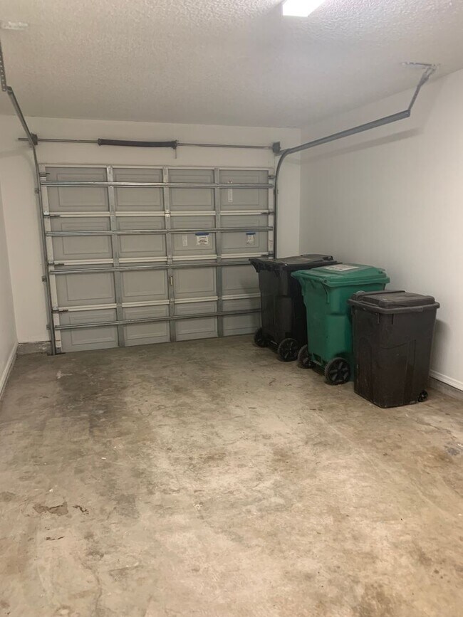 Building Photo - Beautiful  3 / 2  rental home