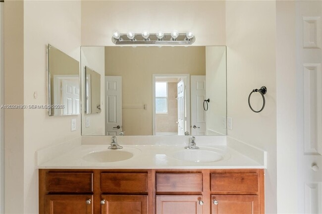 Building Photo - 16946 SW 90th Terrace Cir