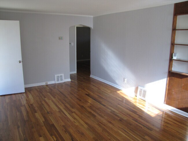 Building Photo - 4010 Jay Street, Unit 4010