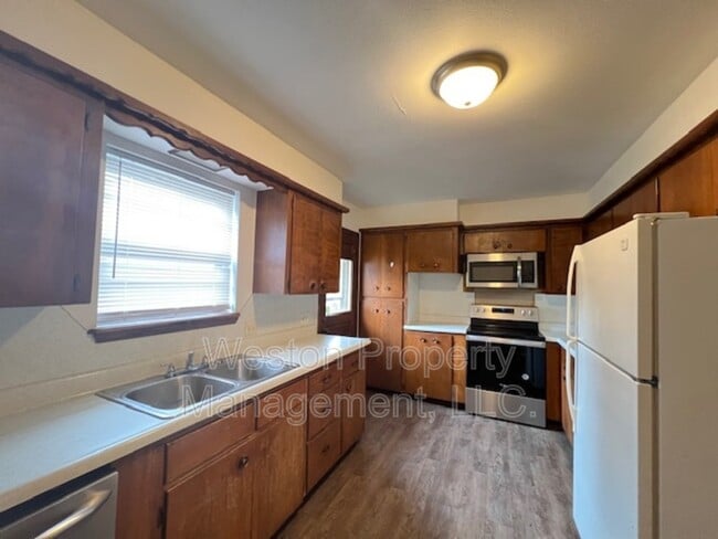 Building Photo - 1636 N Ann Arbor Ave