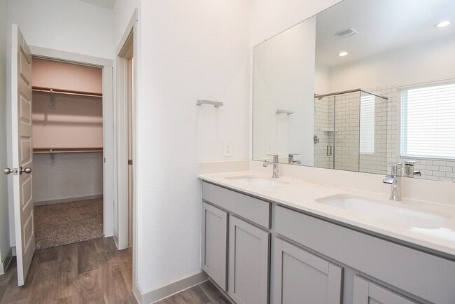 Building Photo - 8030 Milam Ln