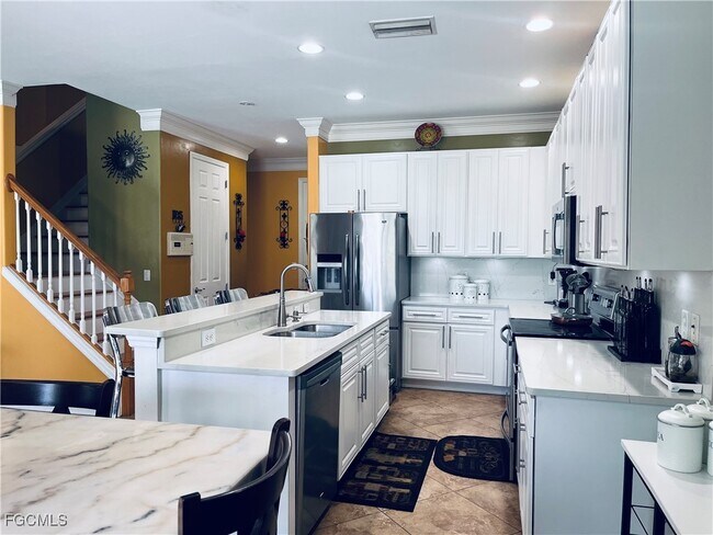 Building Photo - 2540 Sutherland Ct
