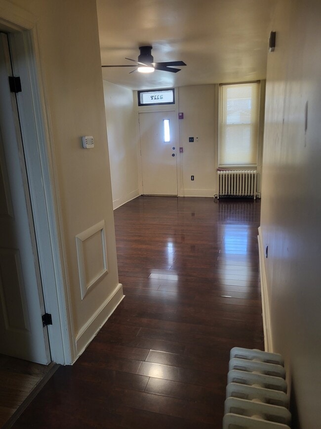 Building Photo - 2117 W Ontario St