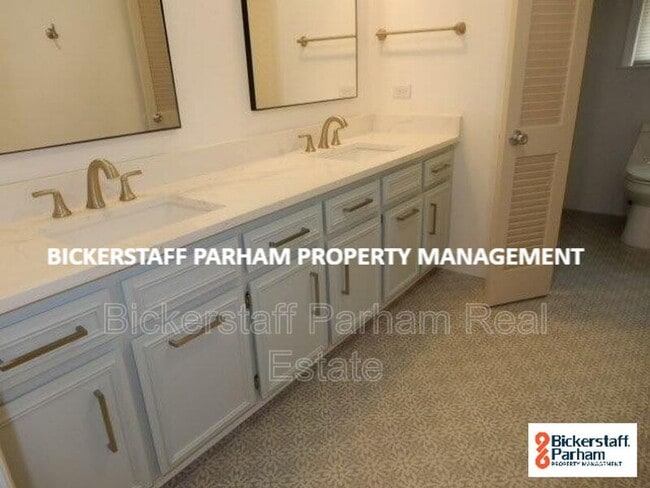 Building Photo - 5649 Canterbury Dr