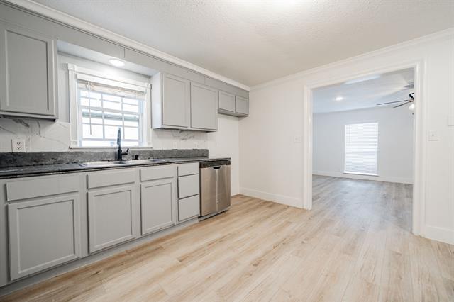 Building Photo - 303 N 2nd St