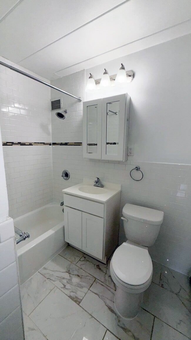 Building Photo - Rose Garden - Your Gateway to Modern Livin...