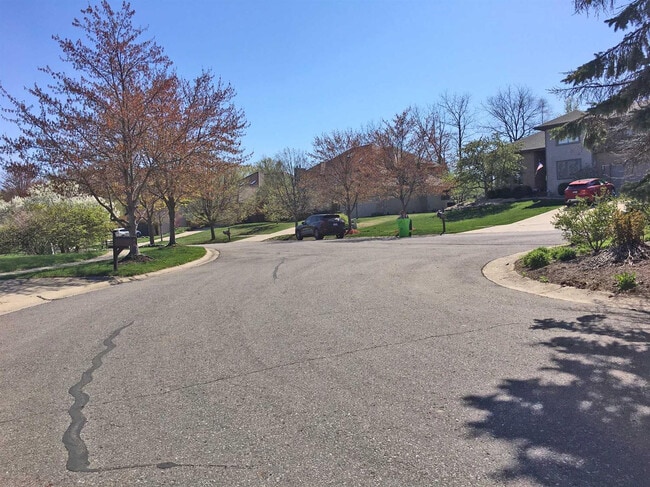 Building Photo - 3240 Bellflower Ct