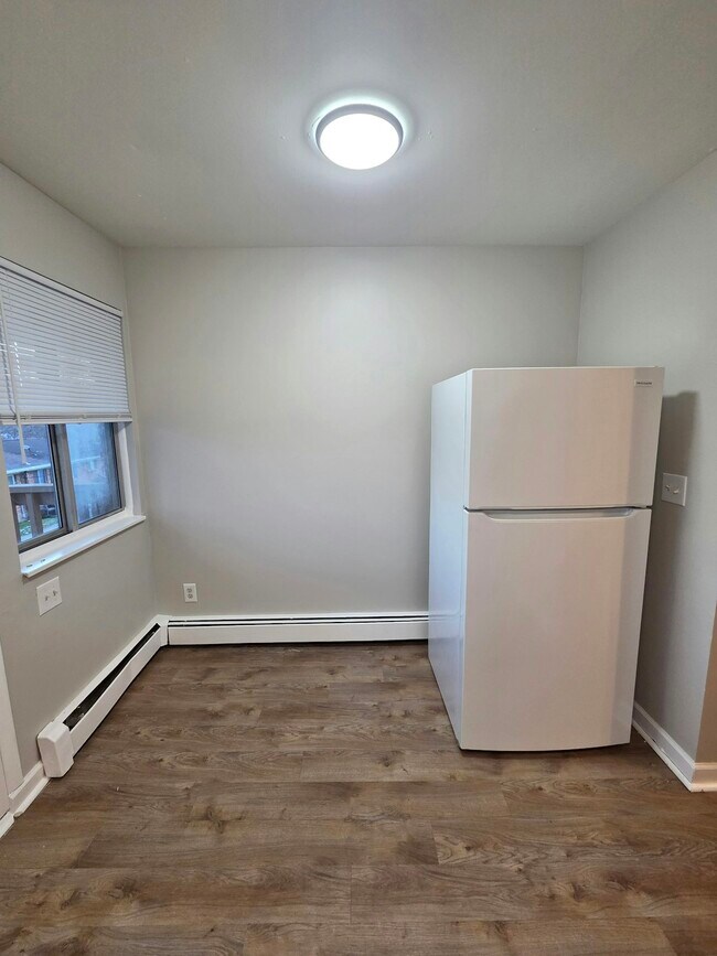 Building Photo - 10682 E Holly Rd