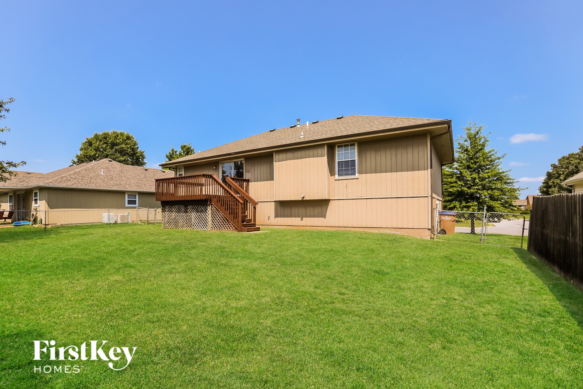 Building Photo - 1109 Wiltshire Blvd