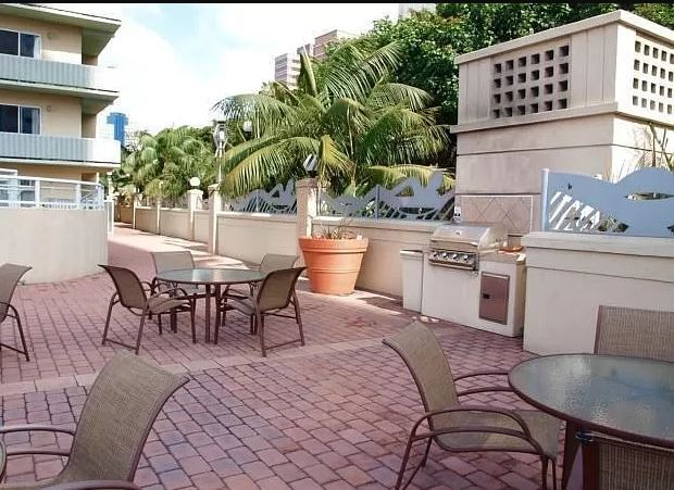 Building Photo - 488 E Ocean Blvd