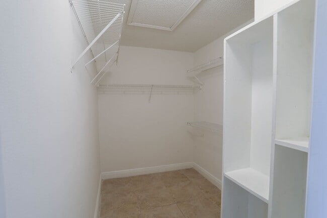 Building Photo - 647 Falling Oak Cove