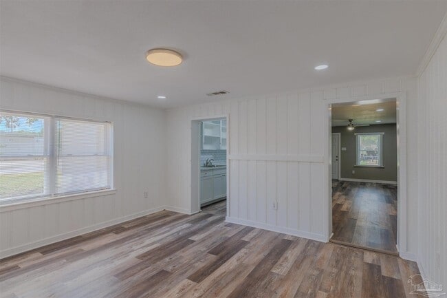 Building Photo - 1223 Wisteria Ave