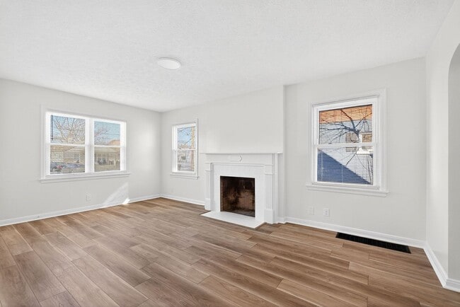 Building Photo - Newly Updated 3 Bedroom Home For Rent!