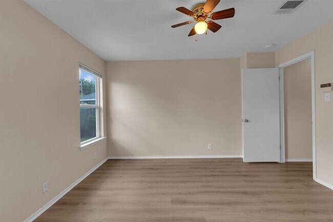 Building Photo - 111 David Dr