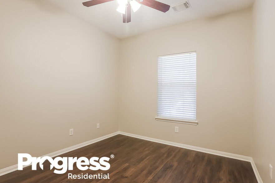 Building Photo - 30 Shimmer Pond Pl