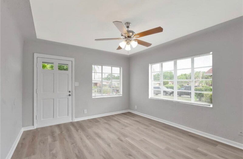 Building Photo - 925 17th St S