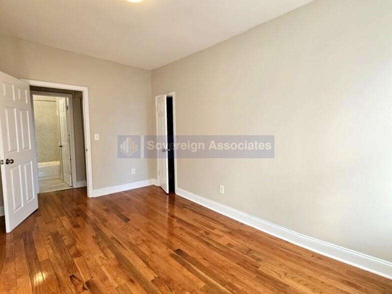 Building Photo - 515 W 168th St