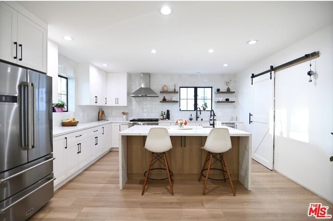 Building Photo - 1430 Stearns Dr