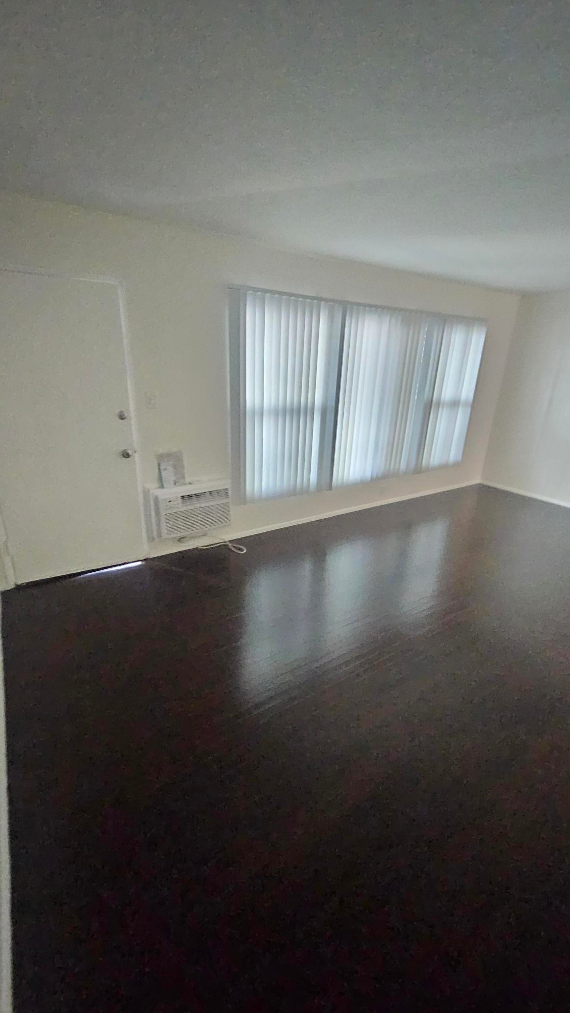 Building Photo - 11030 Moorpark St