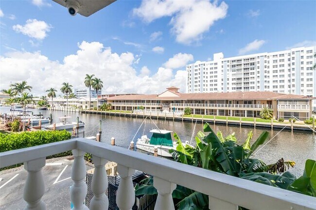 Building Photo - 2881 NE 32nd St