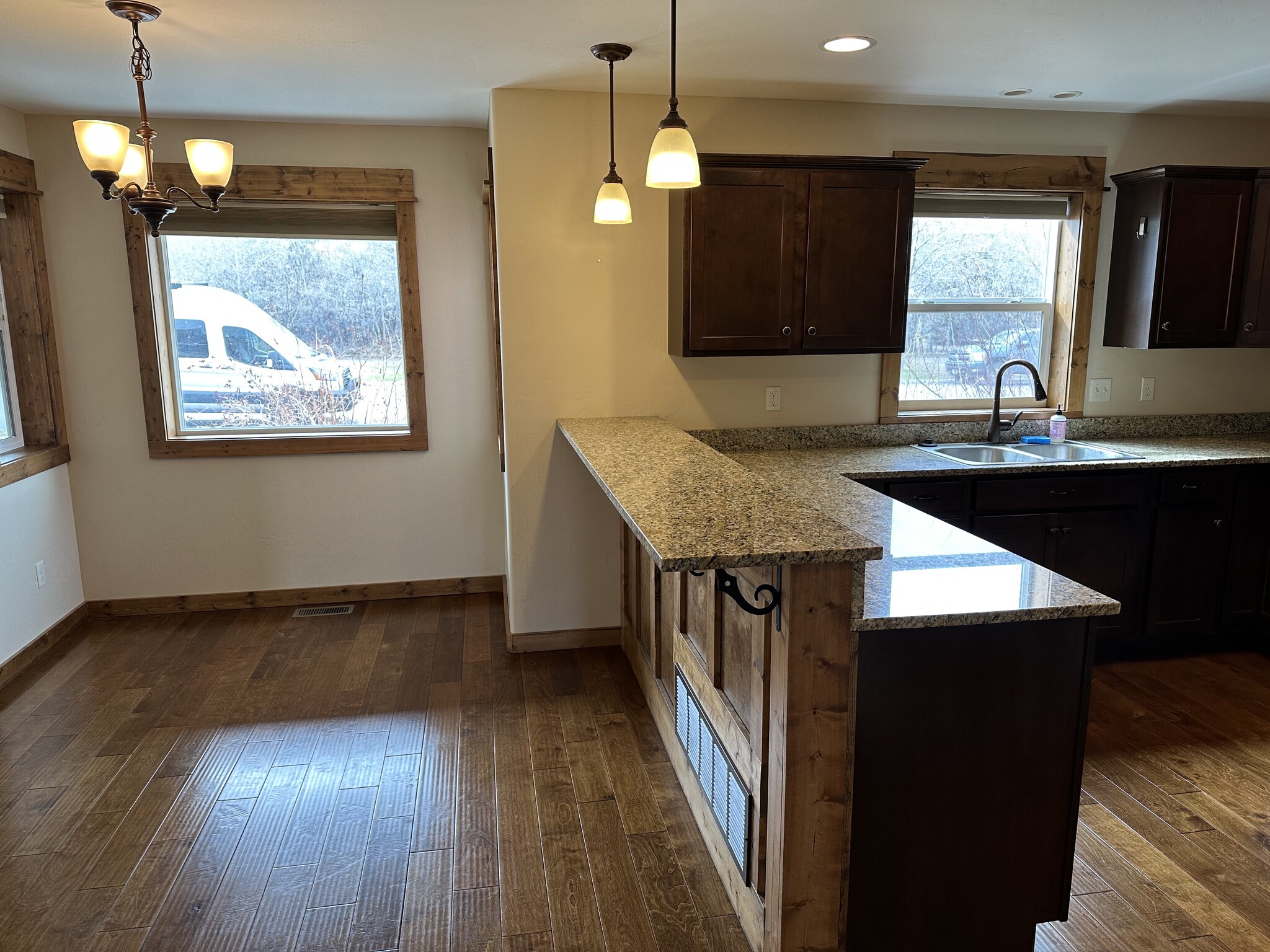 Building Photo - 504 Fowler Ave