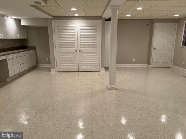 Building Photo - 6830 Pacific Ln