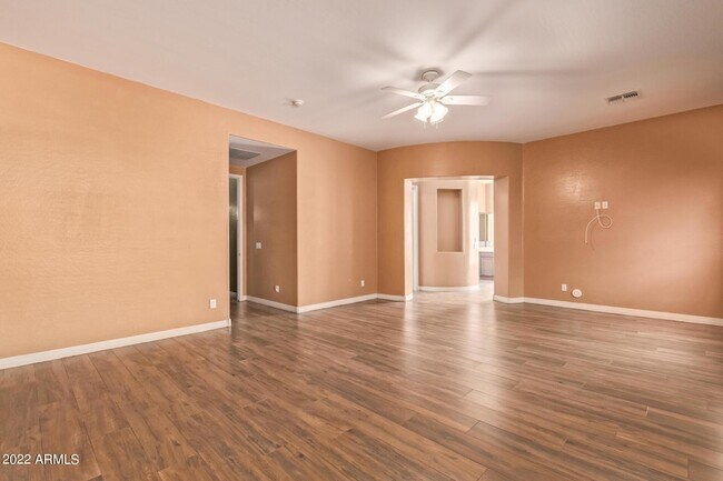 Building Photo - 3144 E Lynx Way