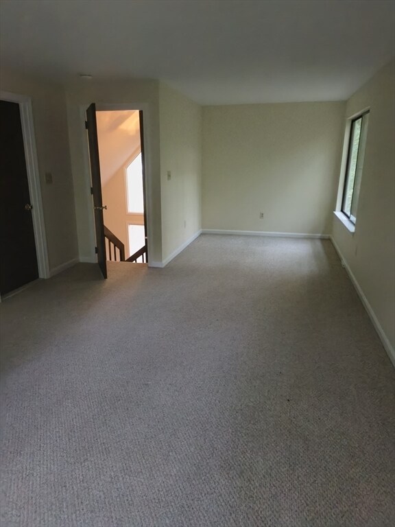 Building Photo - 16 Hundred Oaks Ln