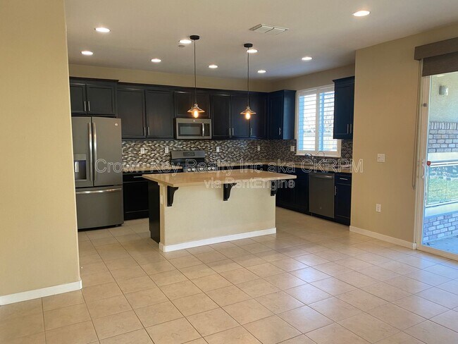 Building Photo - 18344 Spence Ave