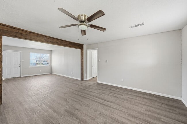 Building Photo - 2721 Ash Park Dr
