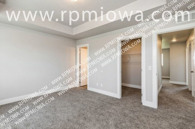 Building Photo - AWESOME LOCATION!! 3 Bedroom, 2.5 Bathroom...