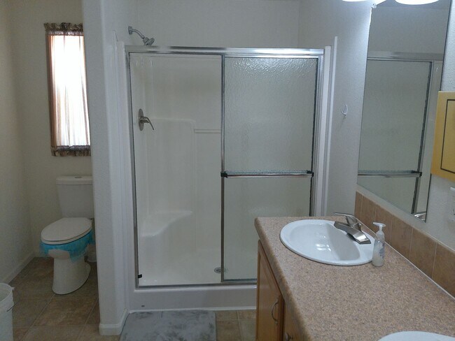 Building Photo - WInter Rental Oct to April 2026