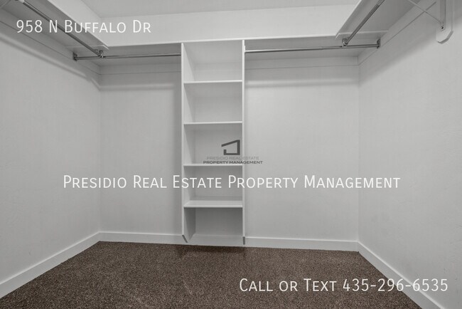 Building Photo - 958 N Buffalo Dr