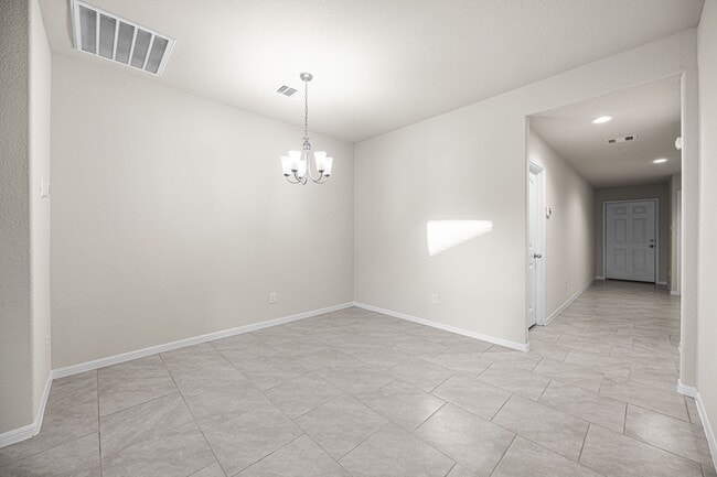 Building Photo - 8014 Ecru Ln