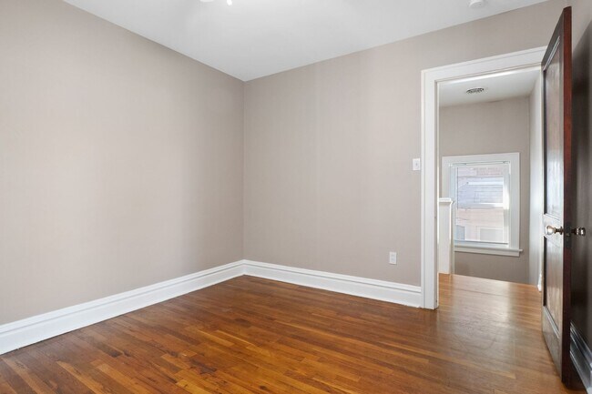 Building Photo - Home on the Range