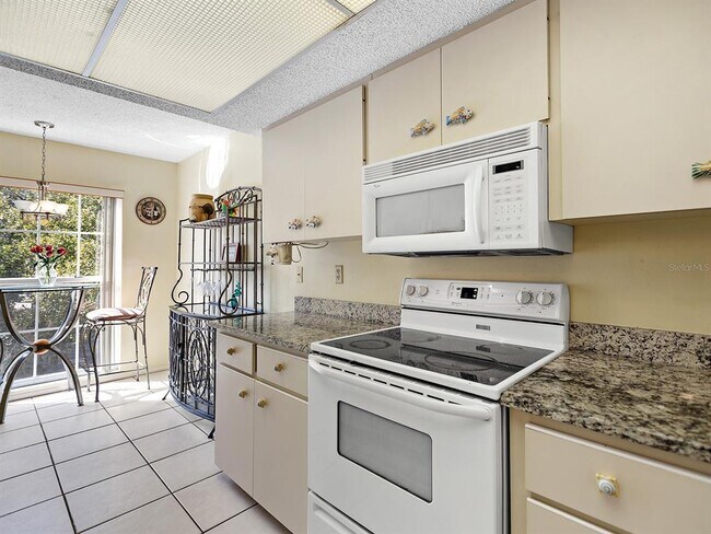 Building Photo - 4415 Longmeadow