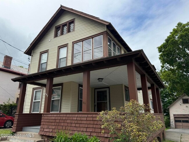 Primary Photo - 157 Washington St