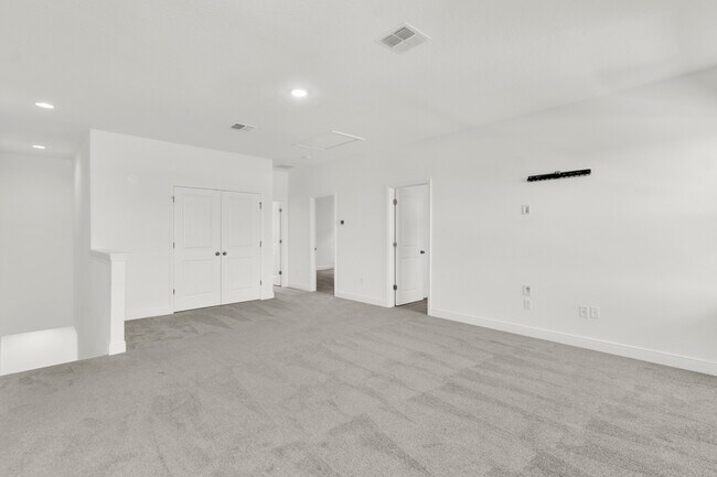 Building Photo - 5404 Golden Apple Dr