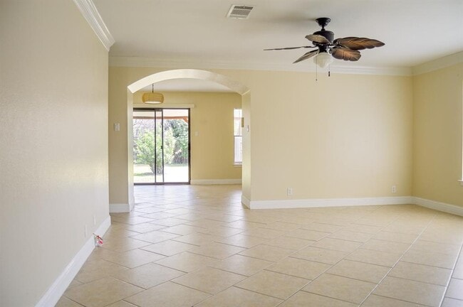 Building Photo - 2909 Donnell Dr
