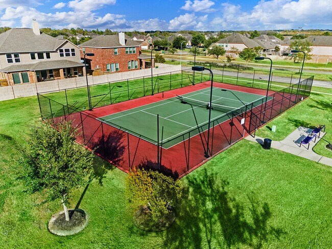 Building Photo - 10622 Cascade Crk Dr