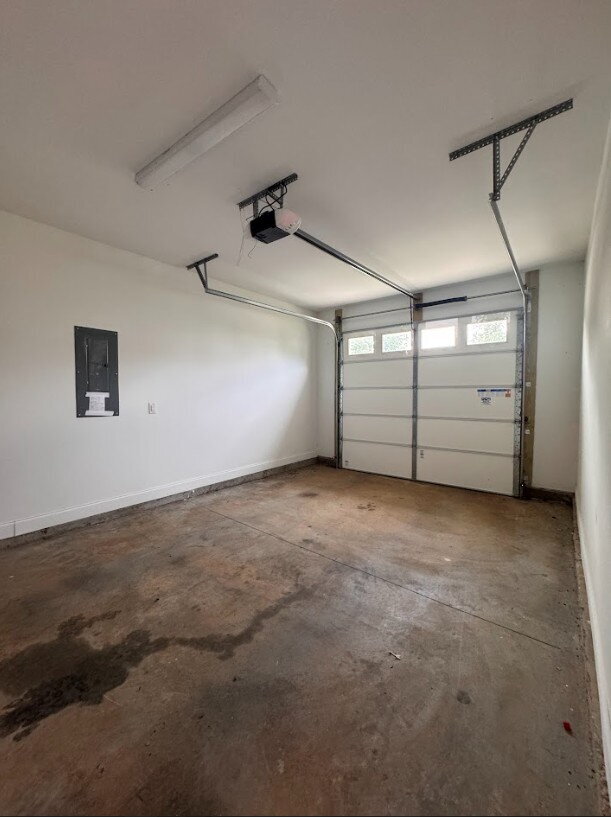 Building Photo - Inquire today on how to get FREE rent!