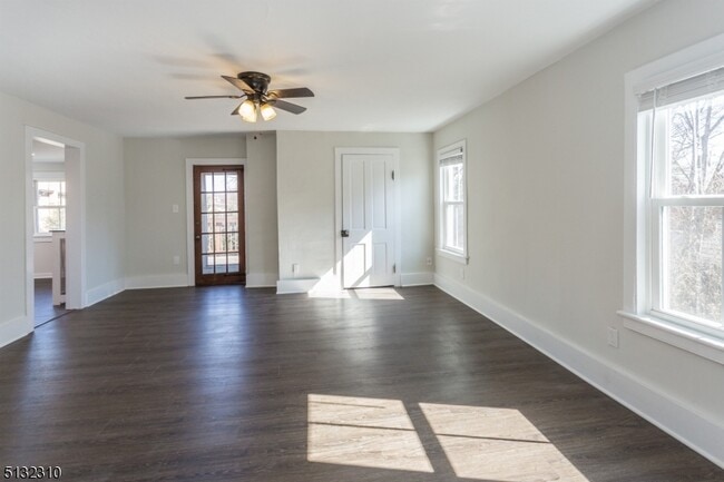 Building Photo - 211 Washington St