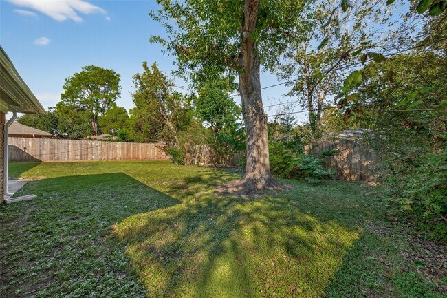 Building Photo - 5418 Darnell St